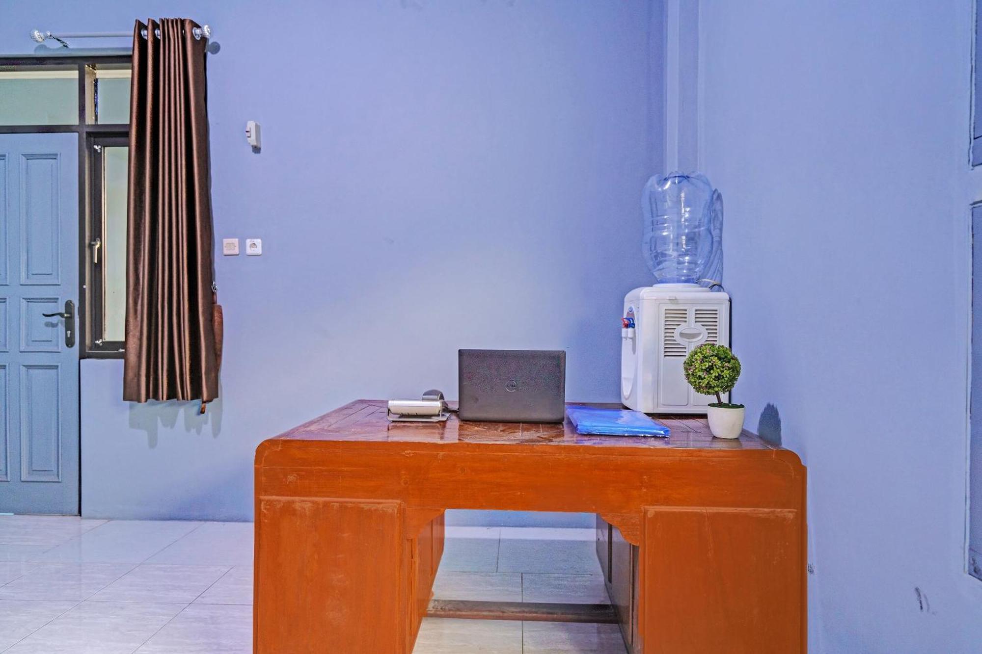 Oyo Life 91592 Aaliya Guest House Syariah Lebakwangi Exterior foto