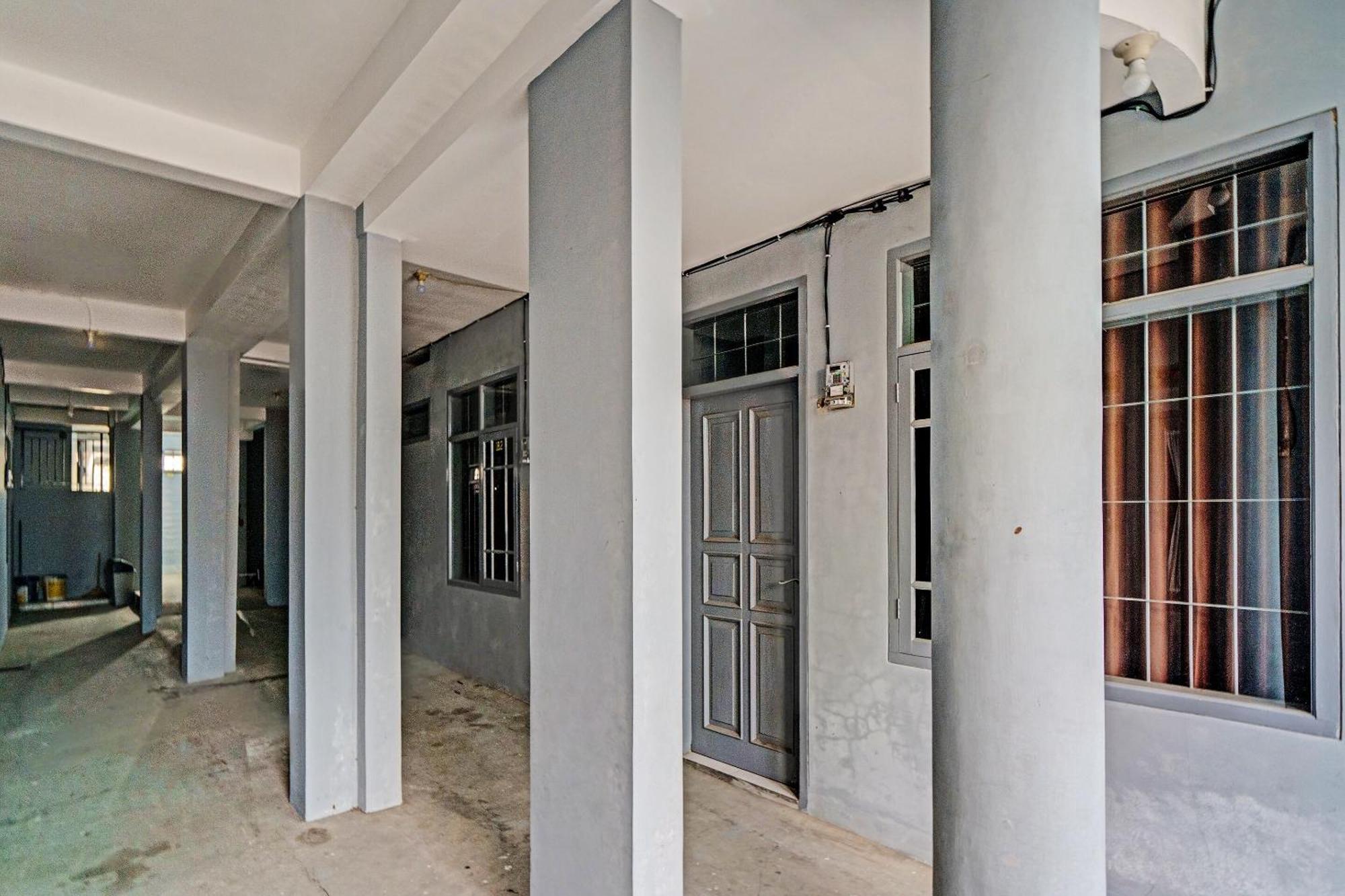 Oyo Life 91592 Aaliya Guest House Syariah Lebakwangi Exterior foto