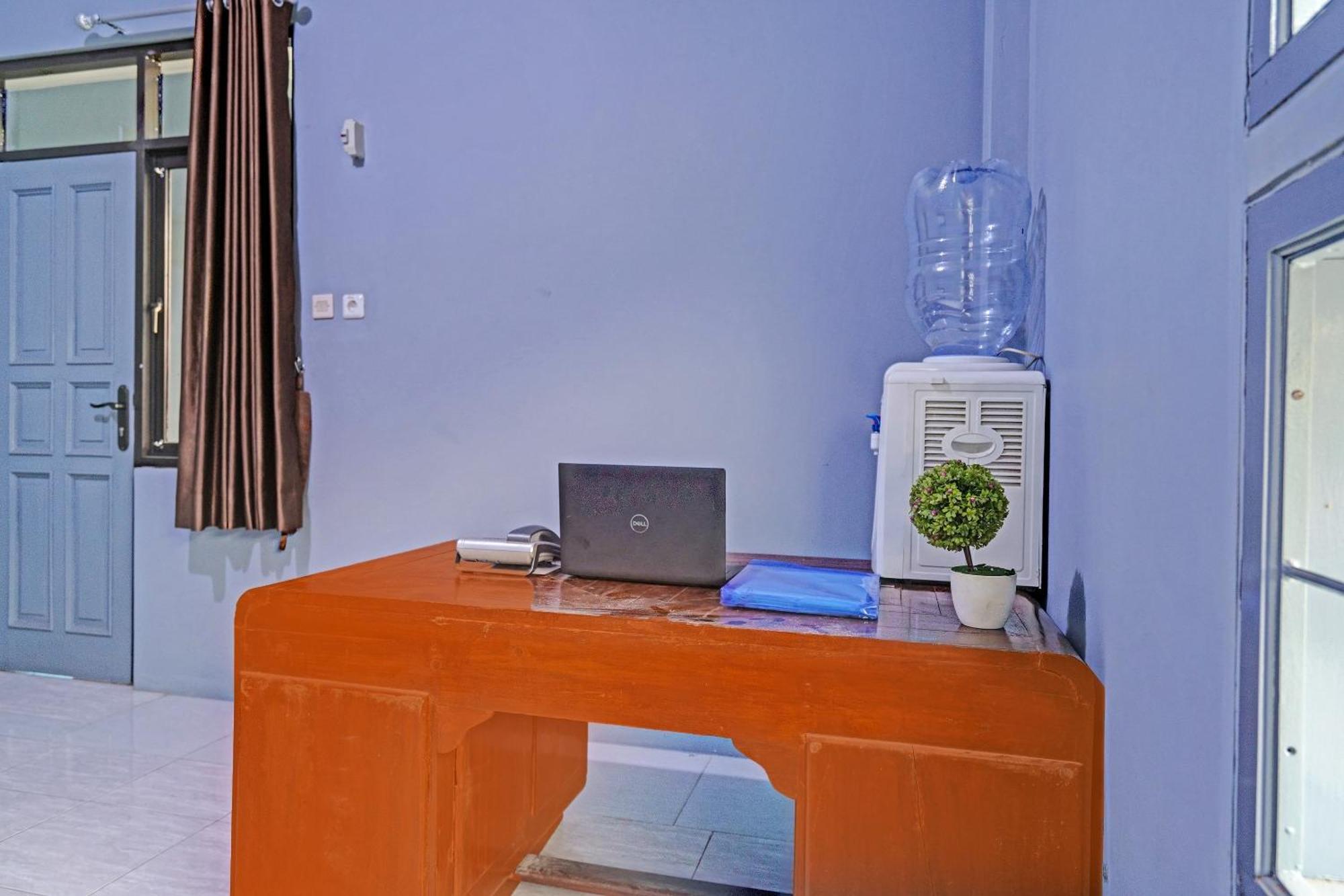 Oyo Life 91592 Aaliya Guest House Syariah Lebakwangi Exterior foto