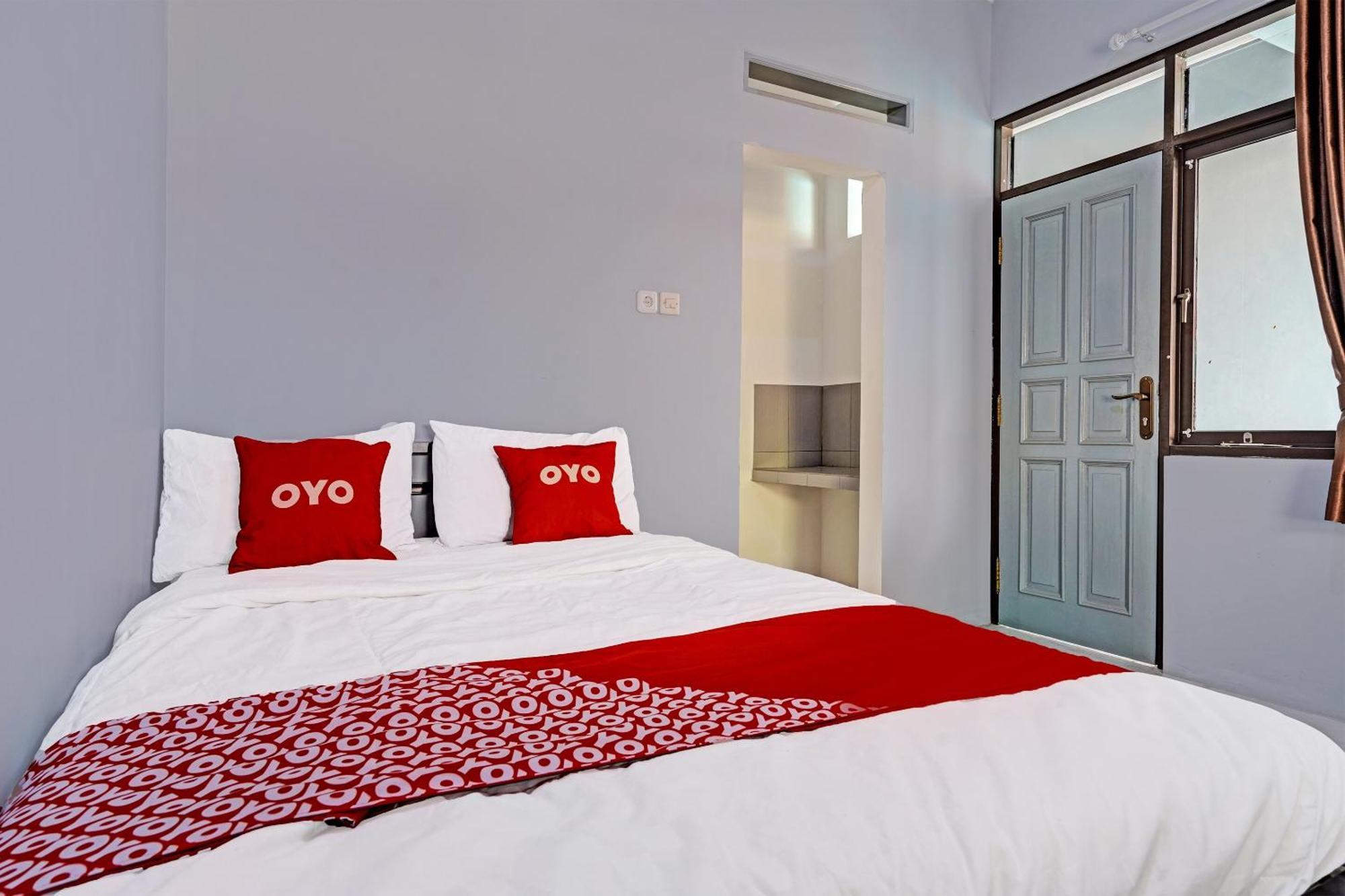 Oyo Life 91592 Aaliya Guest House Syariah Lebakwangi Exterior foto