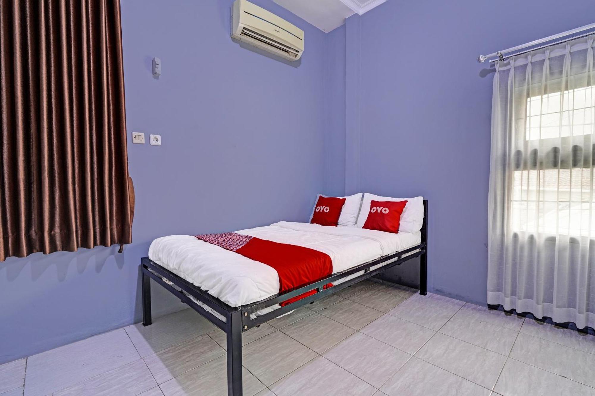 Oyo Life 91592 Aaliya Guest House Syariah Lebakwangi Exterior foto